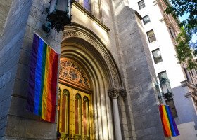 Kościelne coming outy w Niemczech: Kościół ma przeprosić osoby LGBTQ i uznać, że są błogosławione przez Boga. 