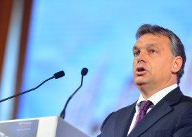 Węgierskie referendum przeciwko "propagandzie LGBT": oddano wiele nieważnych głosów