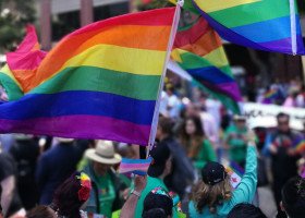 Coraz więcej głosów przeciwko transfobicznym ustawom w Stanach: wszyscy chcemy bezpiecznej przestrzeni