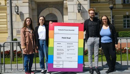 KPH wystawiło tęczową receptę dla rządu - Polska sięgnęła homofobicznego dna