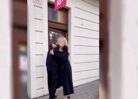 Żałoba po zamordowaniu dwóch osób pod klubem LGBT w Słowacji