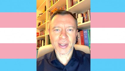 Jak zwracać się do osób transpłciowych? Polski seksuolog tłumaczy w 28 sekund!
