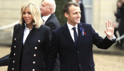 Prezydent Emmanuel Macron obala plotki o tożsamości płciowej swojej żony